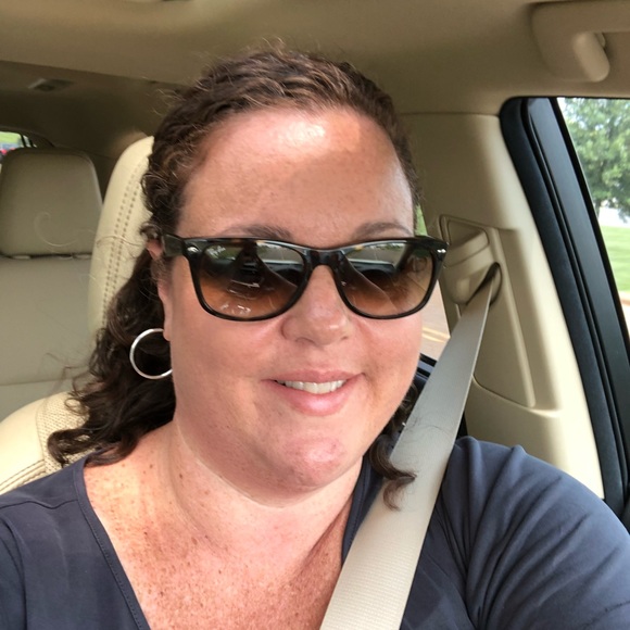 Meet your Posher, Christy - Picture 1 of 1